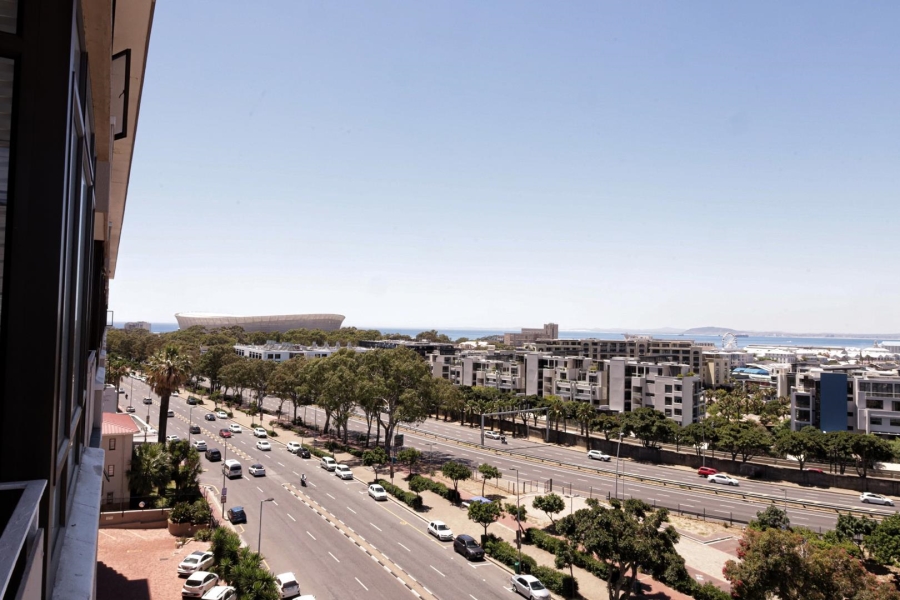 To Let 2 Bedroom Property for Rent in Green Point Western Cape